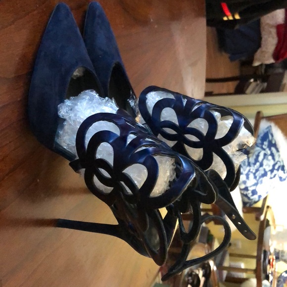 Stuart Wiseman blue suede high heels - Picture 2 of 4